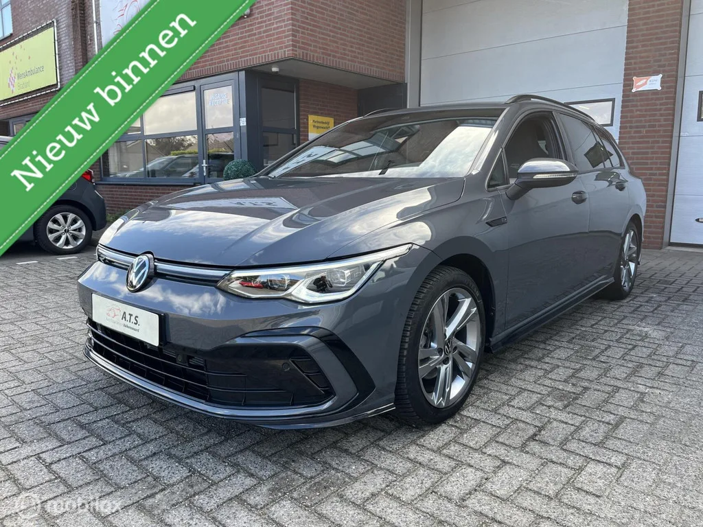 Volkswagen Golf (2024) — foto 1
