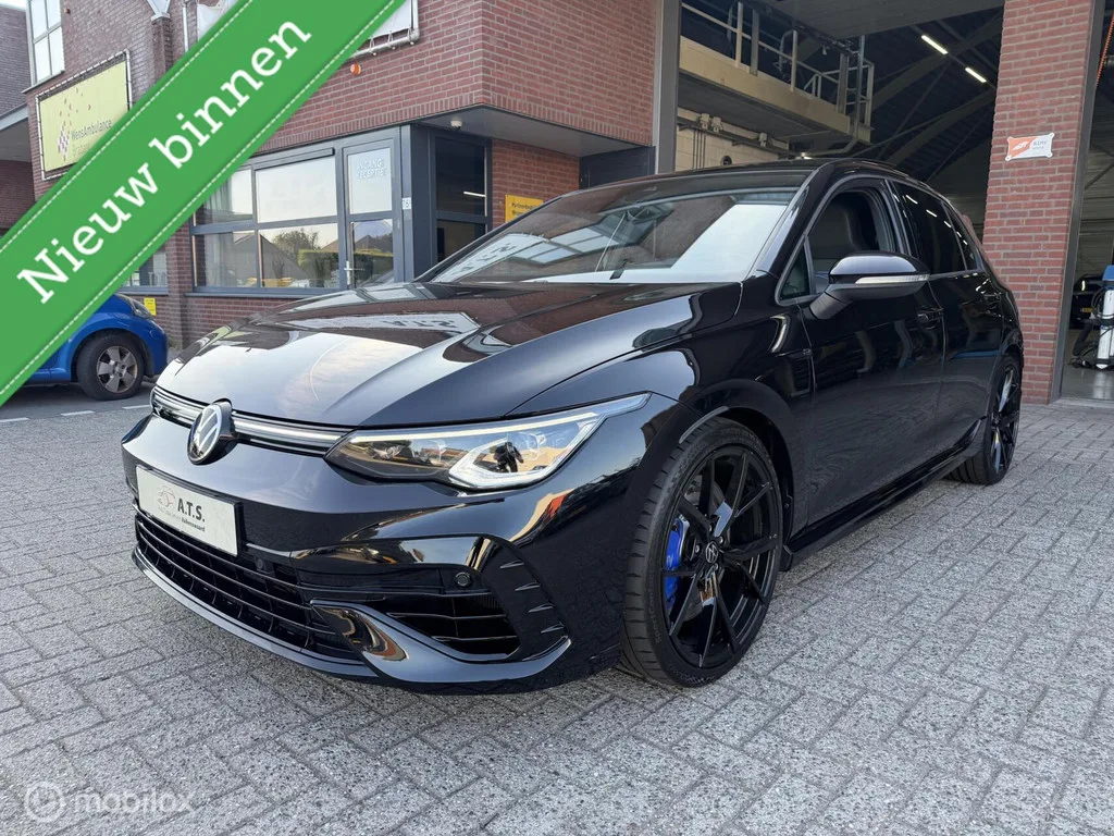 Volkswagen Golf (2021) — foto 1