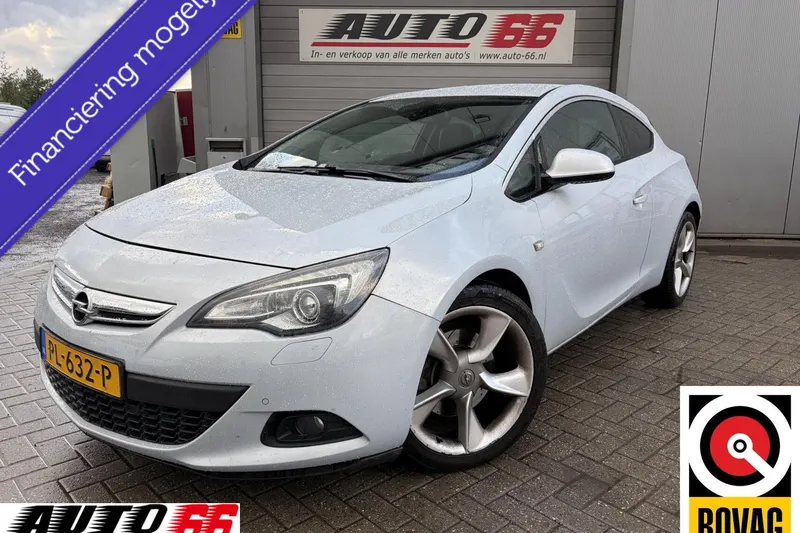 Opel Astra (2012)