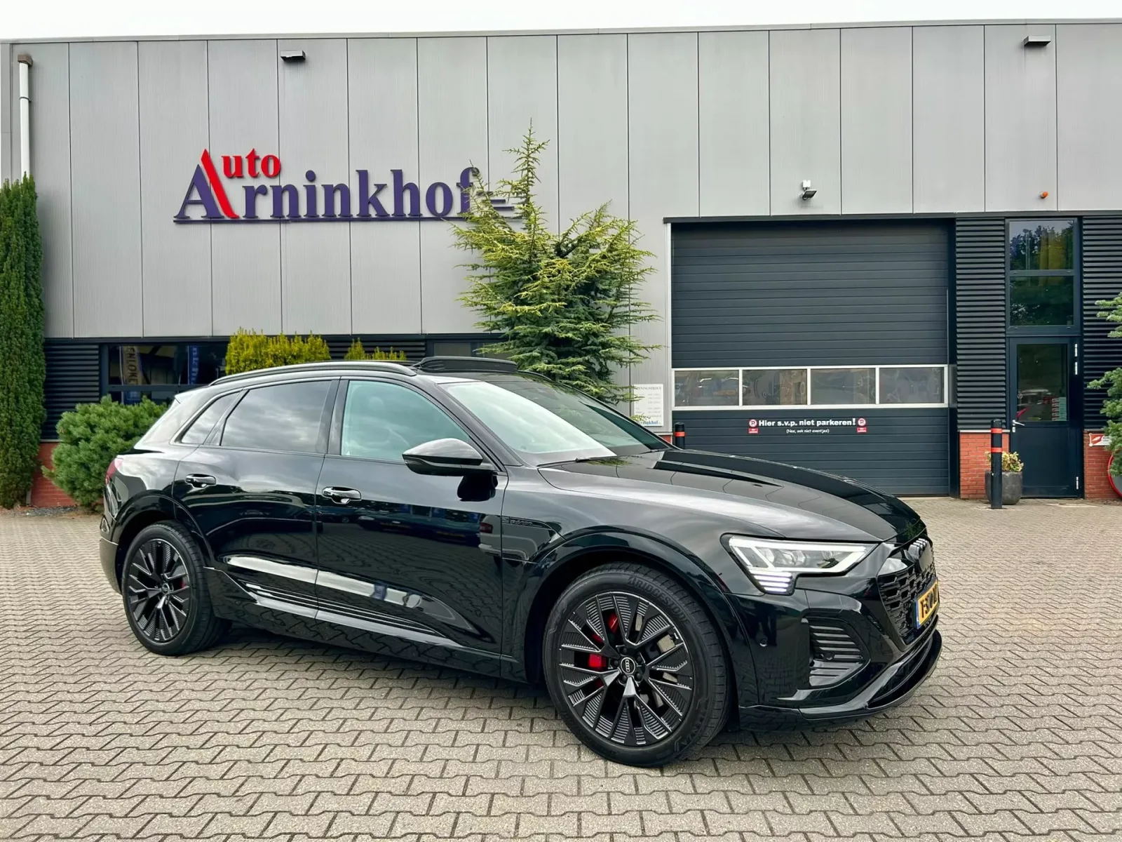 Audi Q8 e-tron (2023) — foto 1