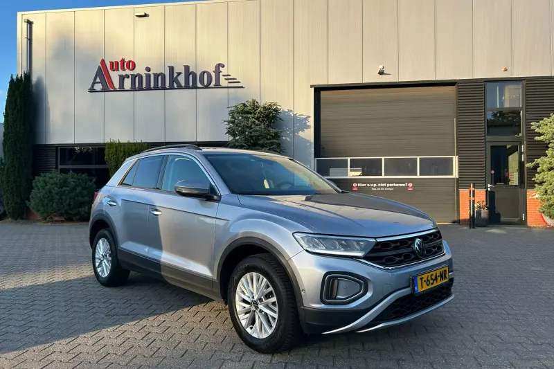 Volkswagen T-Roc (2023)