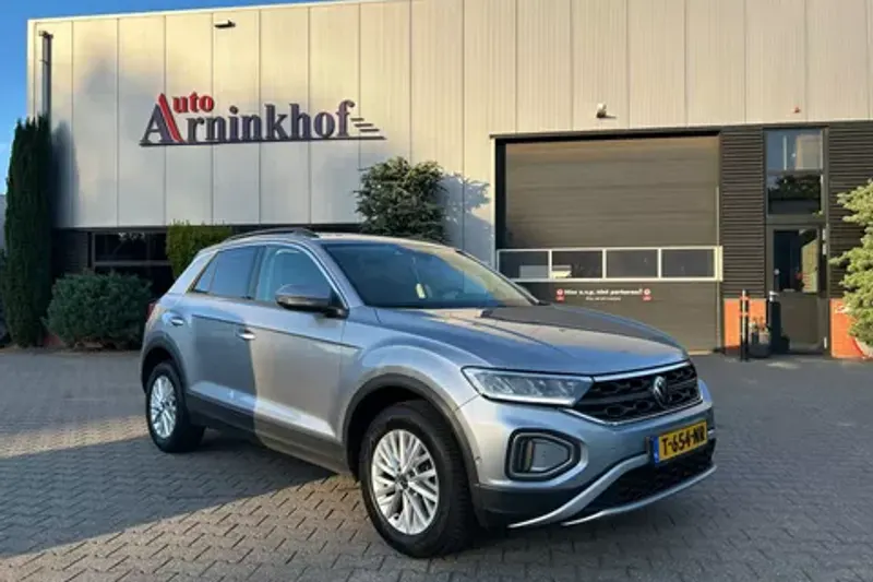 Volkswagen T-Roc (2023)