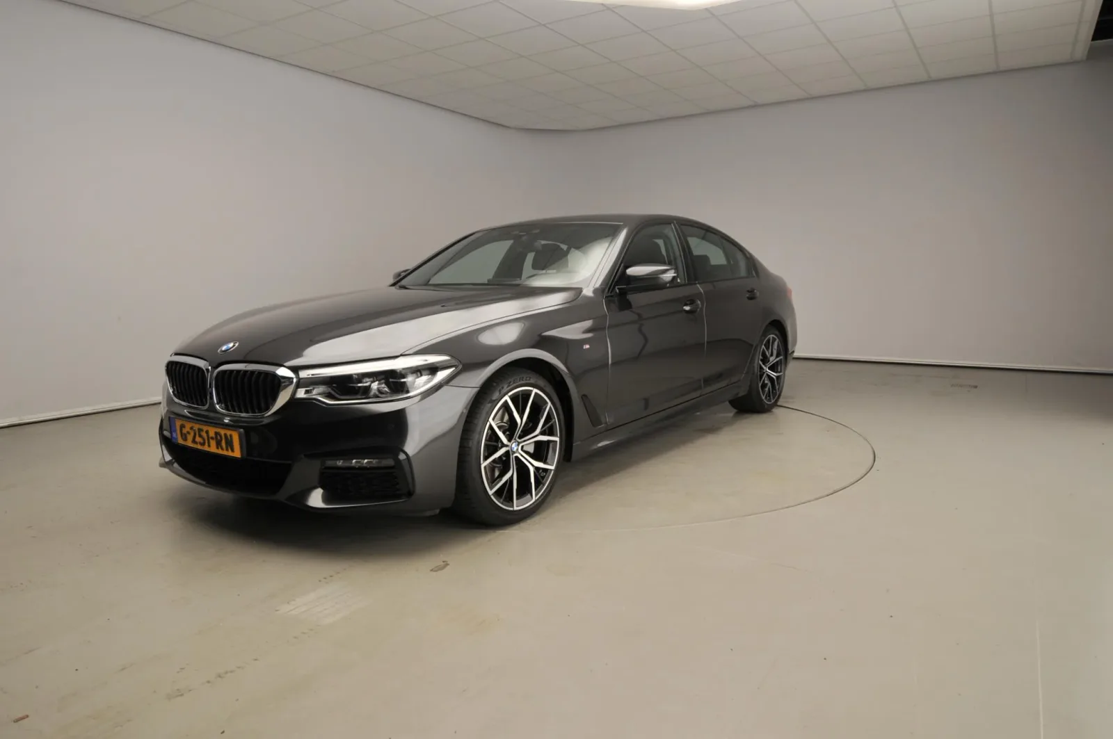 BMW 5-Serie (2019) — foto 1