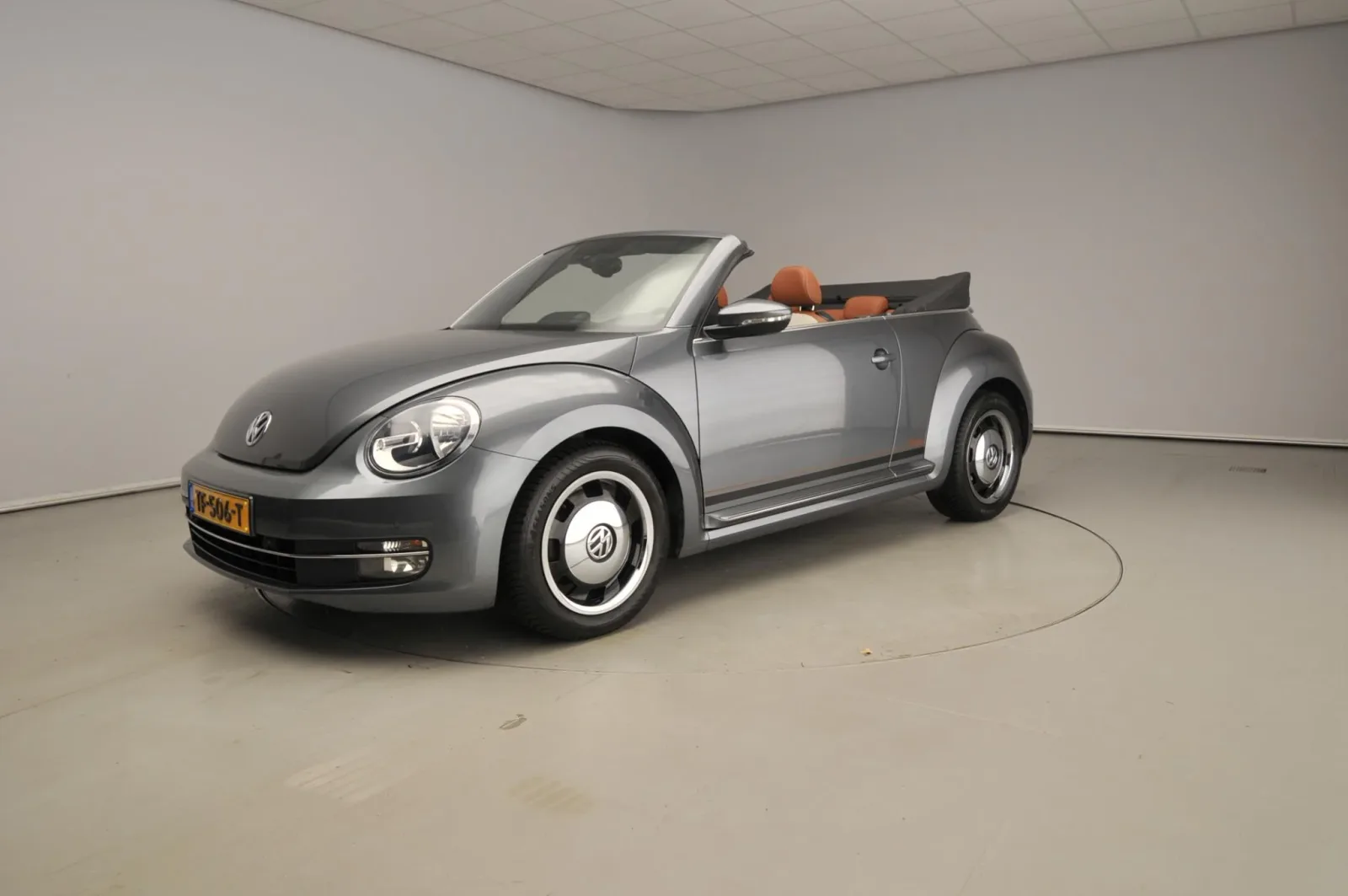 Volkswagen Beetle (2014) — foto 1