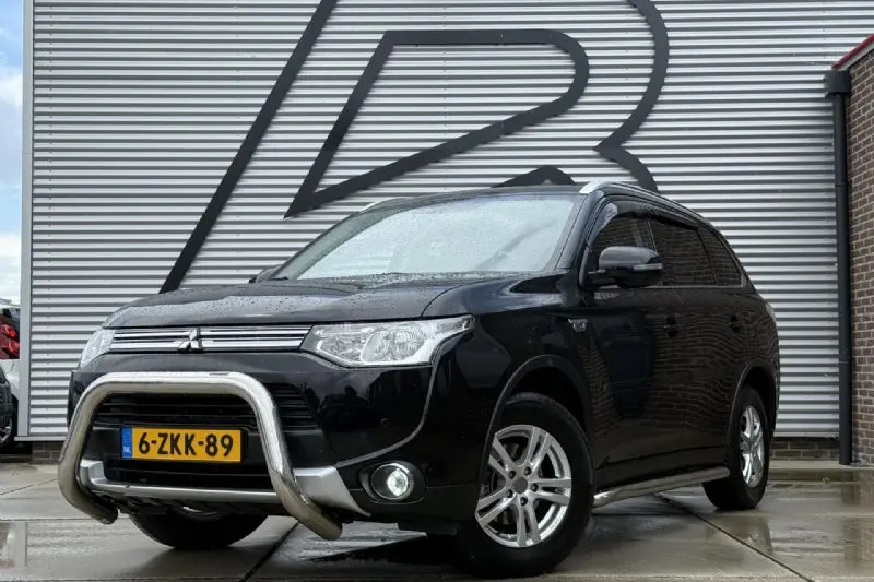Mitsubishi Outlander (2015)