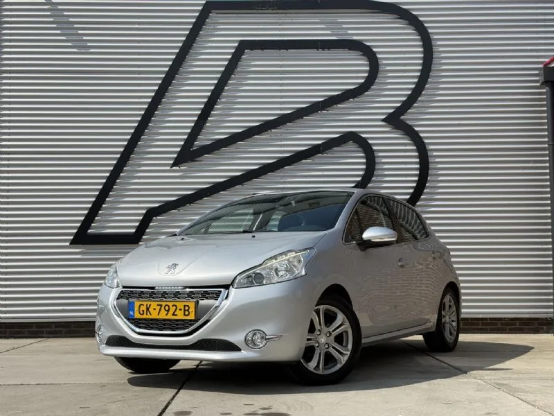 Peugeot 208 (2013) — foto 1