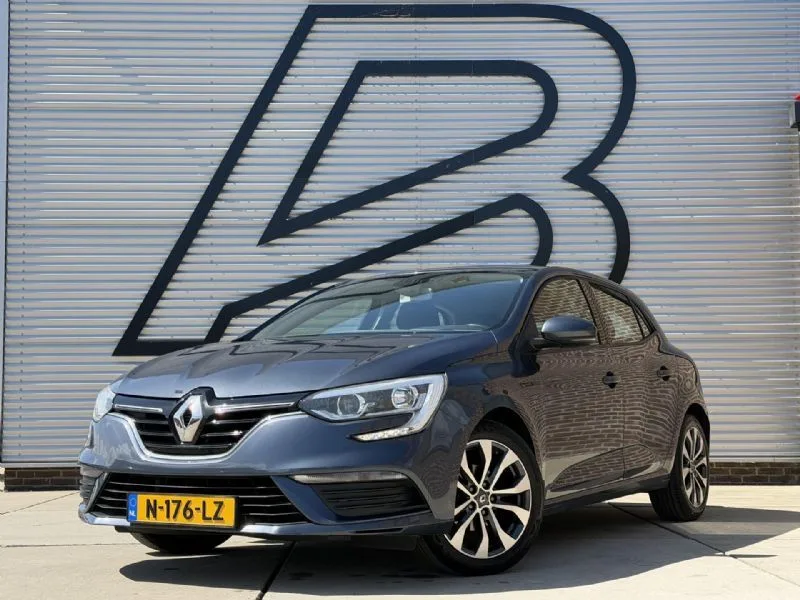 Renault Mégane (2017) — foto 1