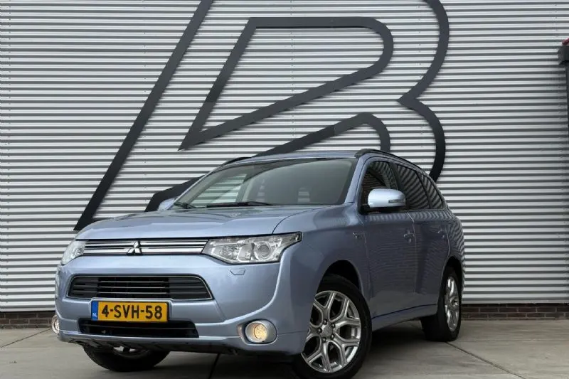 Mitsubishi Outlander (2013)