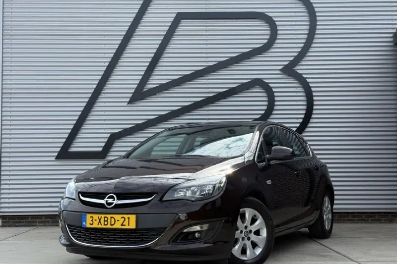 Opel Astra (2014)
