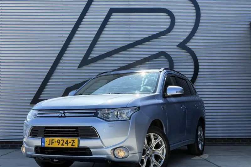 Mitsubishi Outlander (2014)