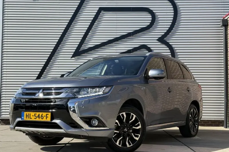 Mitsubishi Outlander (2015)