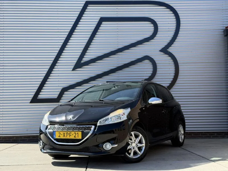 Peugeot 208 (2014) — foto 1