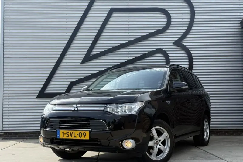 Mitsubishi Outlander (2013)
