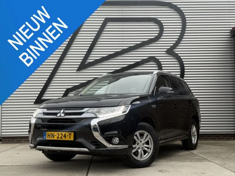 Mitsubishi Outlander (2015) — foto 1