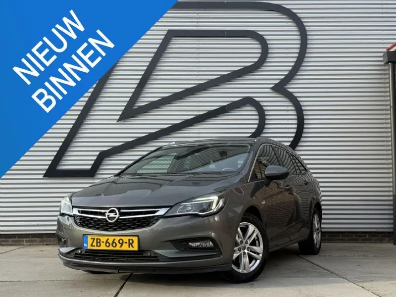 Opel Astra (2018) — foto 1