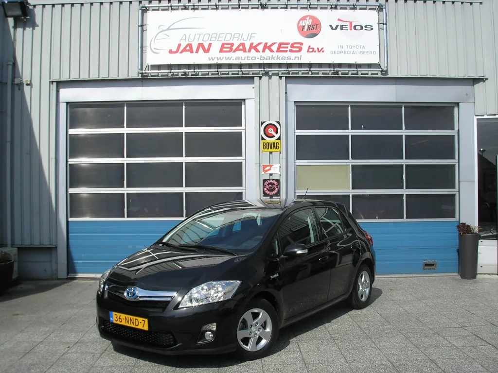 Toyota Auris (2010) — foto 1