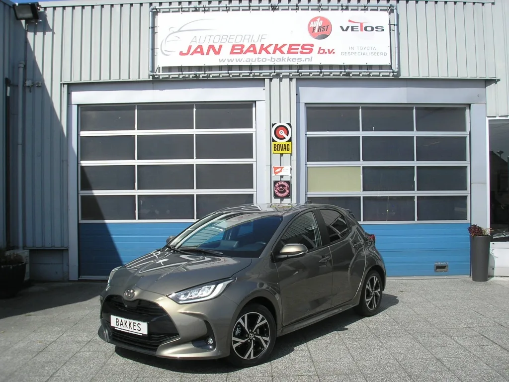 Toyota Yaris (2024) — foto 1