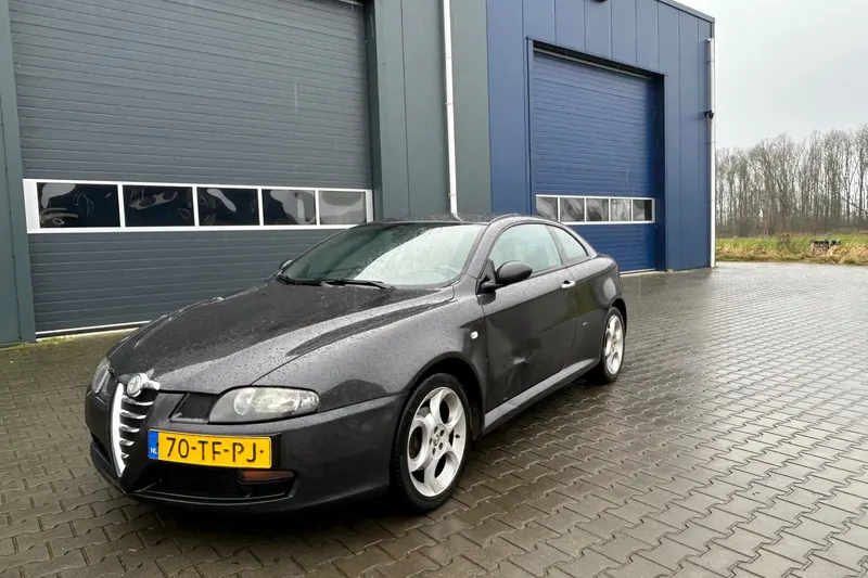 Alfa Romeo GT (2006)