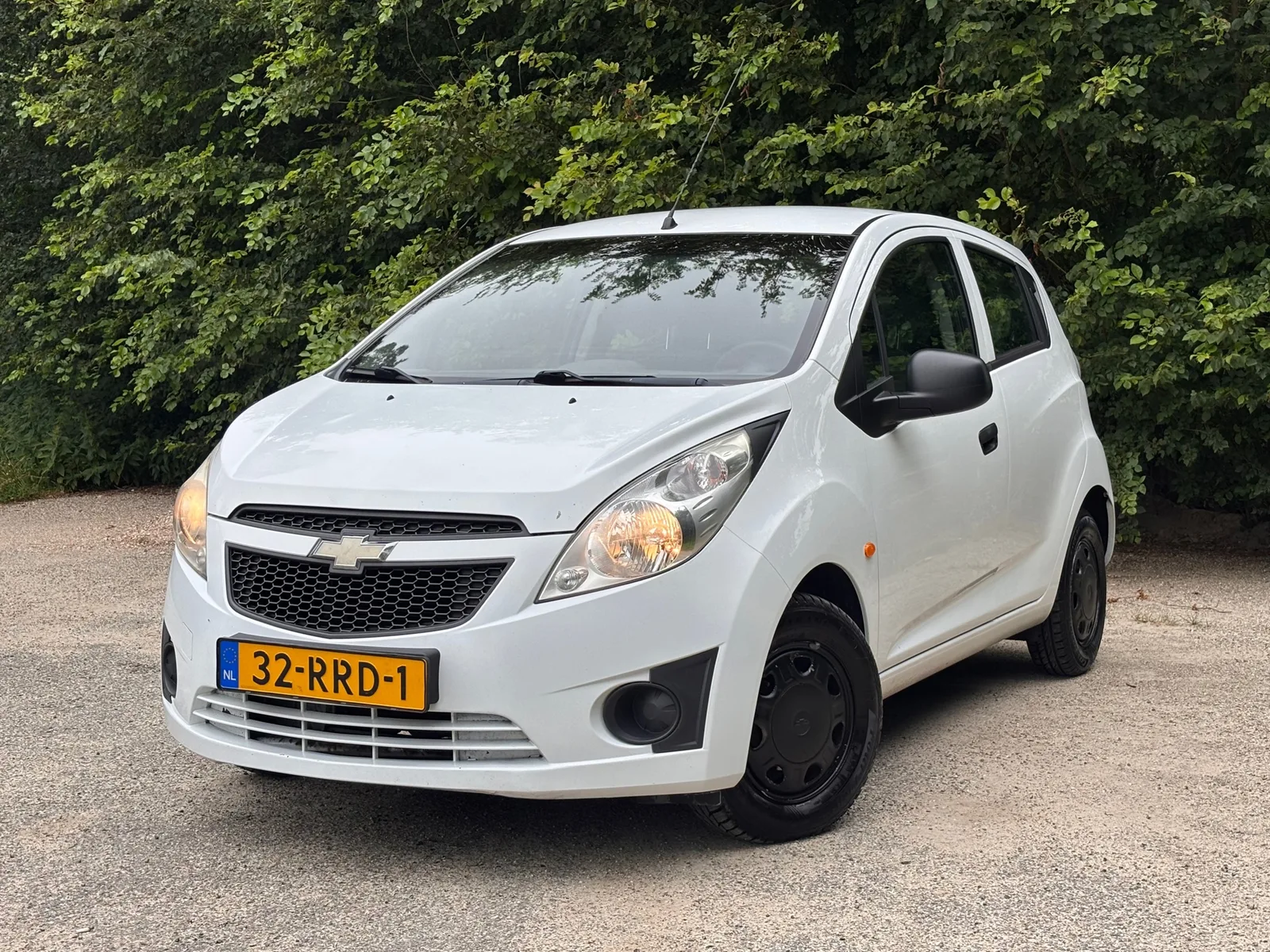 Chevrolet Spark (2011) — foto 1