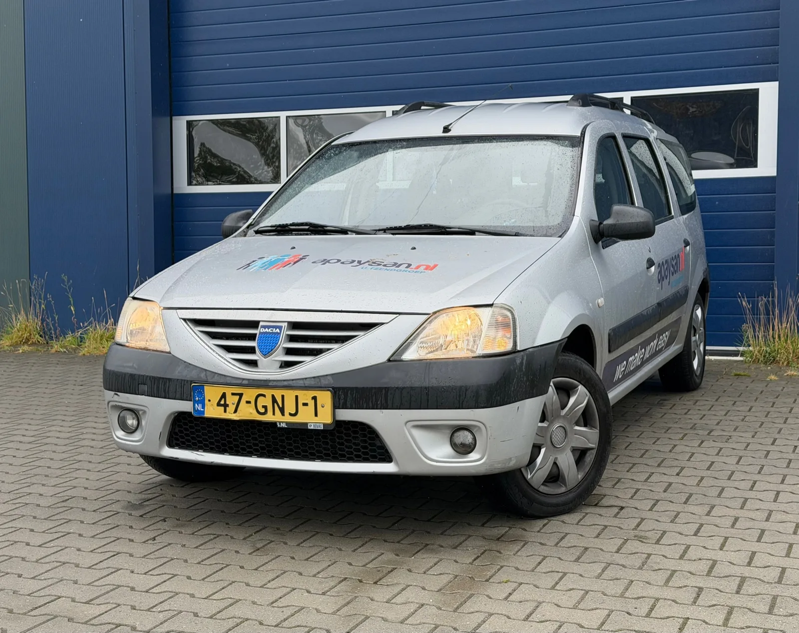 Dacia Logan MCV (2008) — foto 1