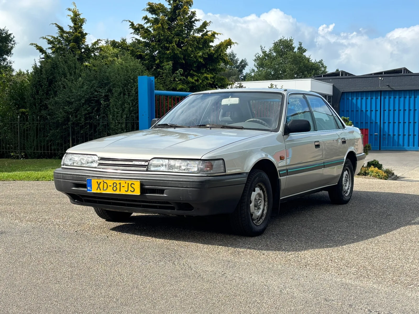 Mazda 626 (1989) — foto 1