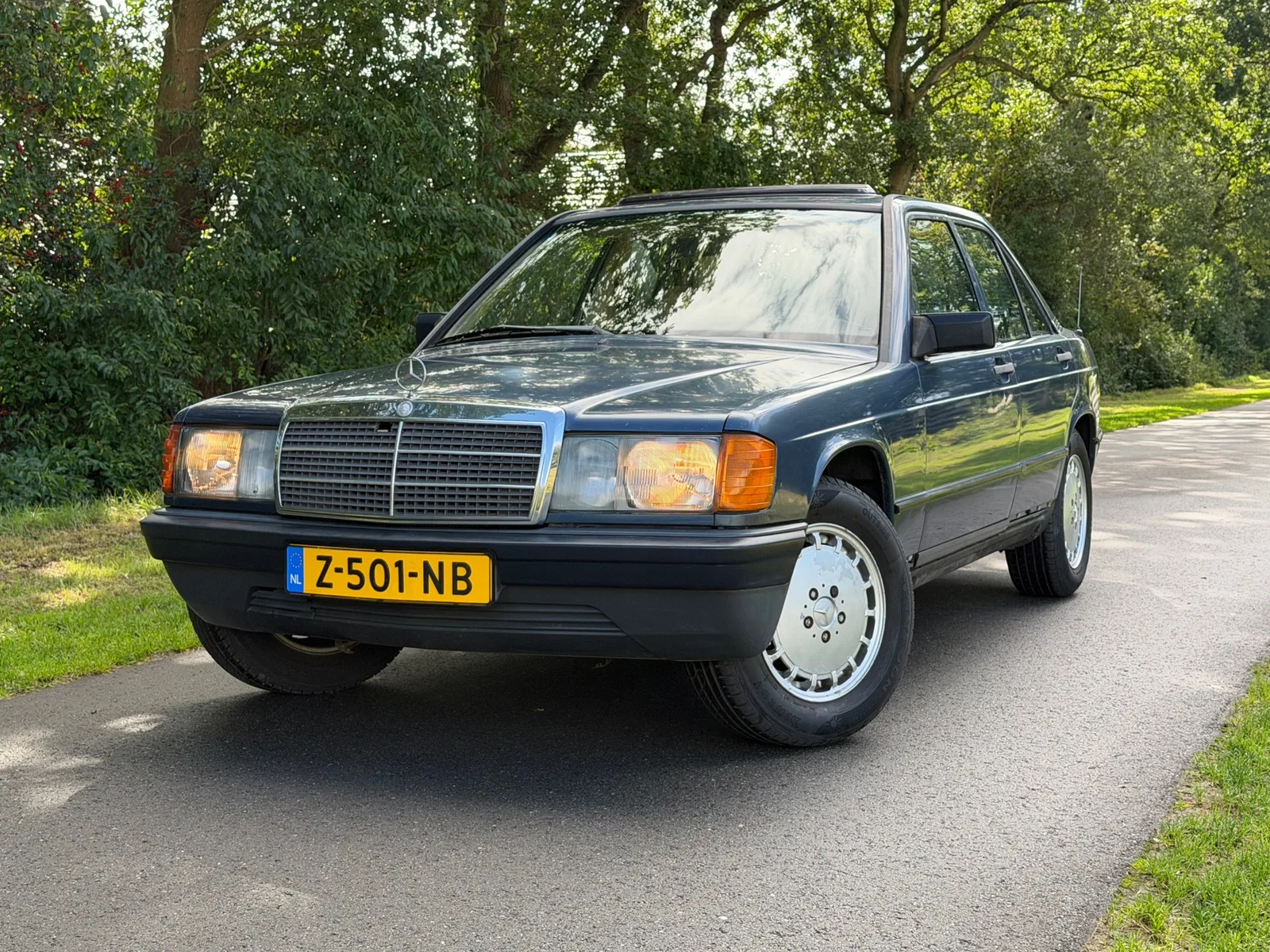 Mercedes-Benz 190-Serie (1984) — foto 1