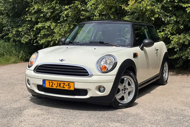MINI One (2009)