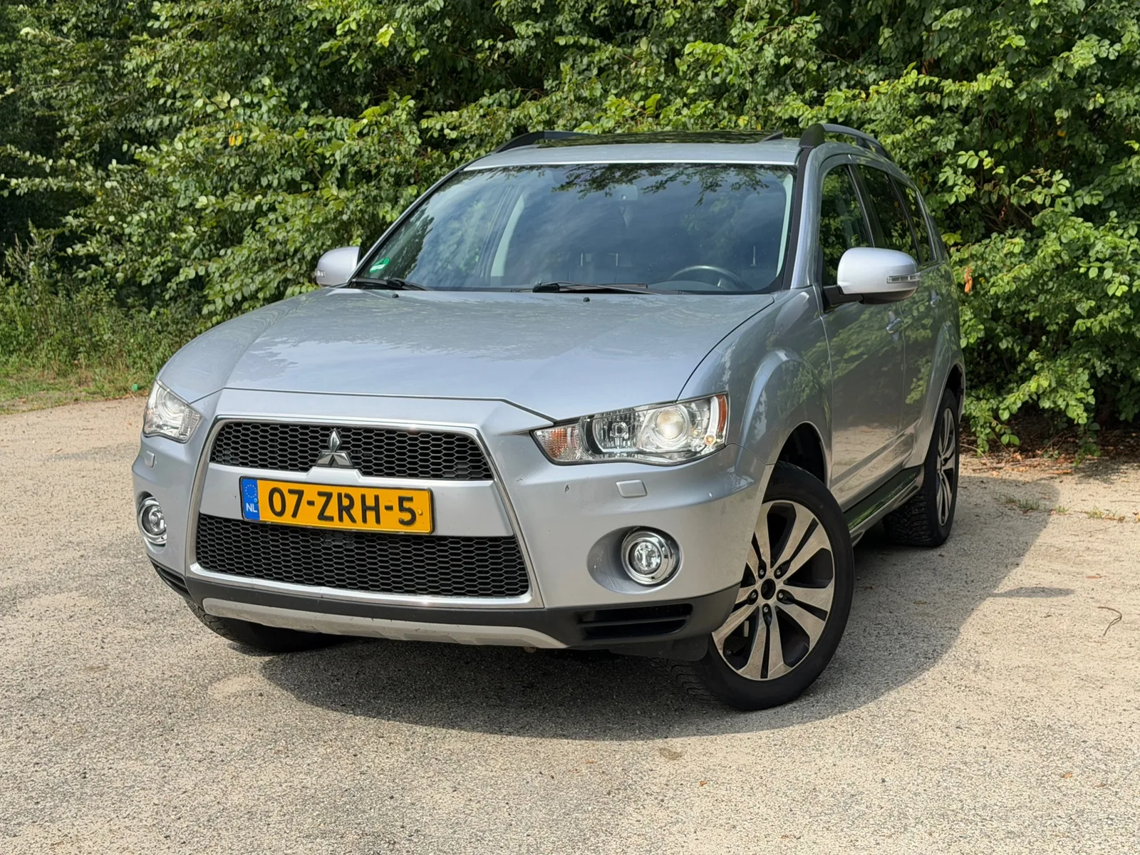 Mitsubishi Outlander (2013) — foto 1