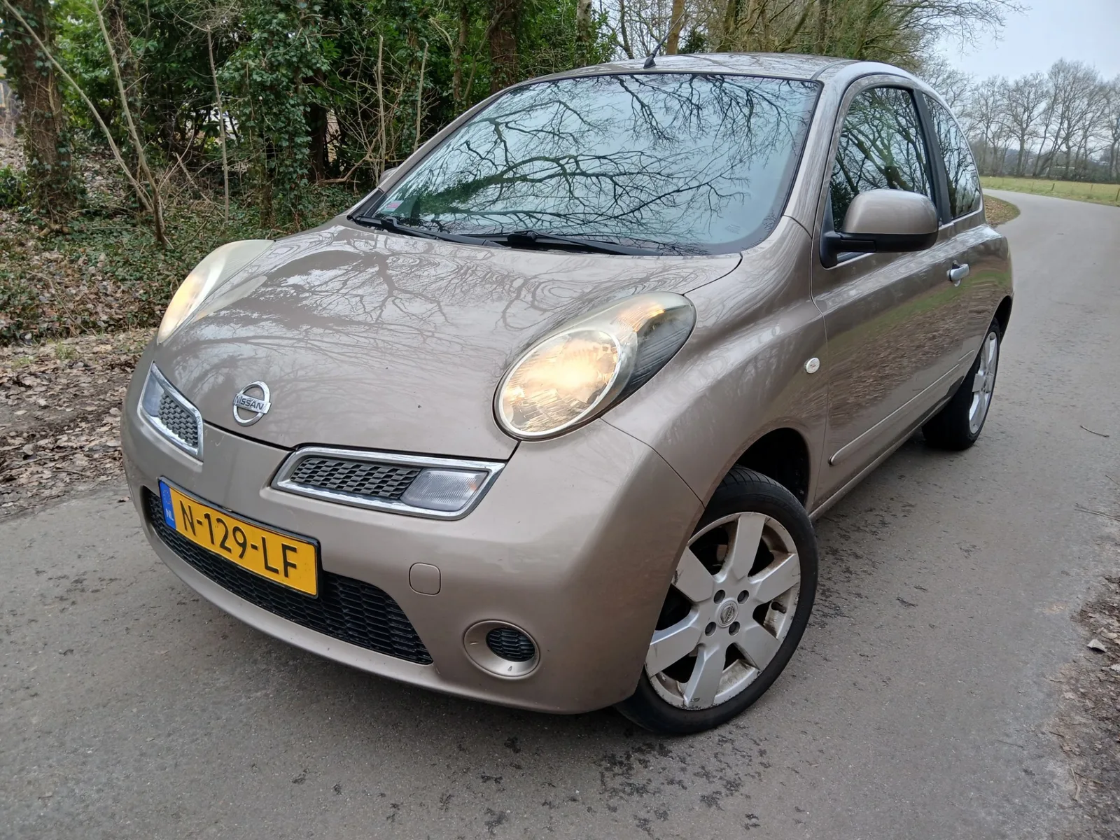 Nissan Micra (2010) — foto 1