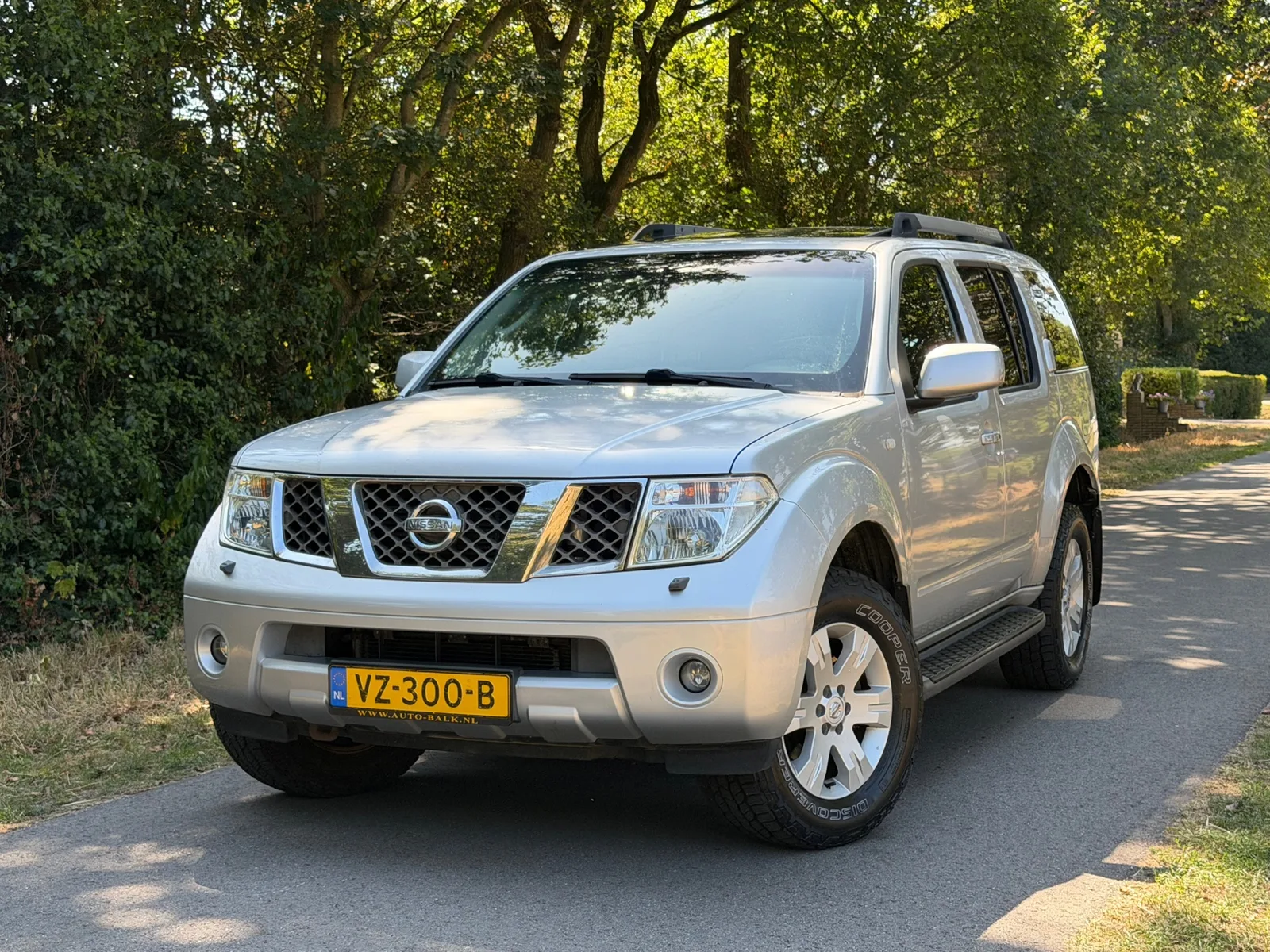Nissan Pathfinder (2005) — foto 1