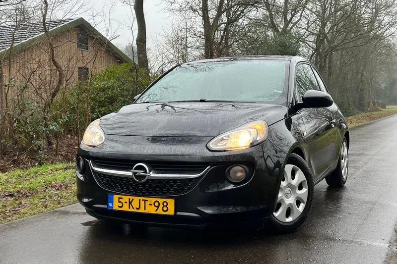 Opel Adam (2013)