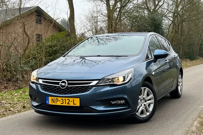 Opel Astra (2017)
