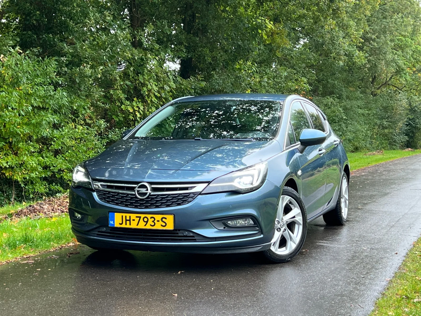Opel Astra (2016) — foto 1