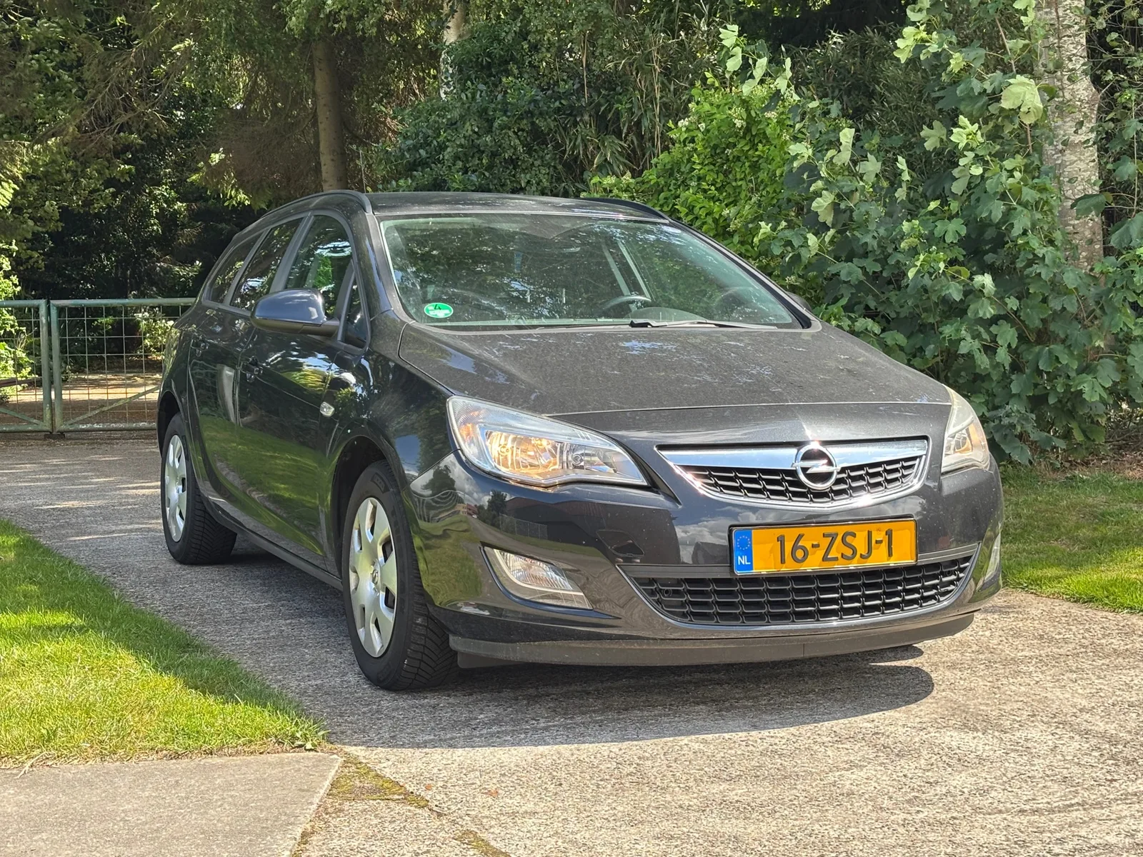 Opel Astra (2012) — foto 1