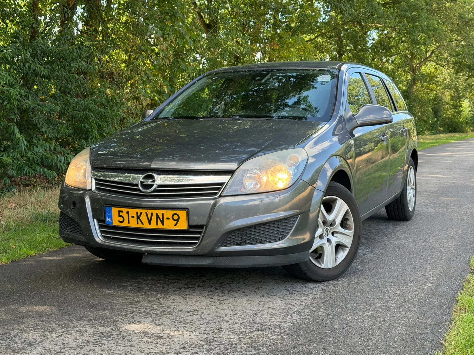 Opel Astra (2010) — foto 1