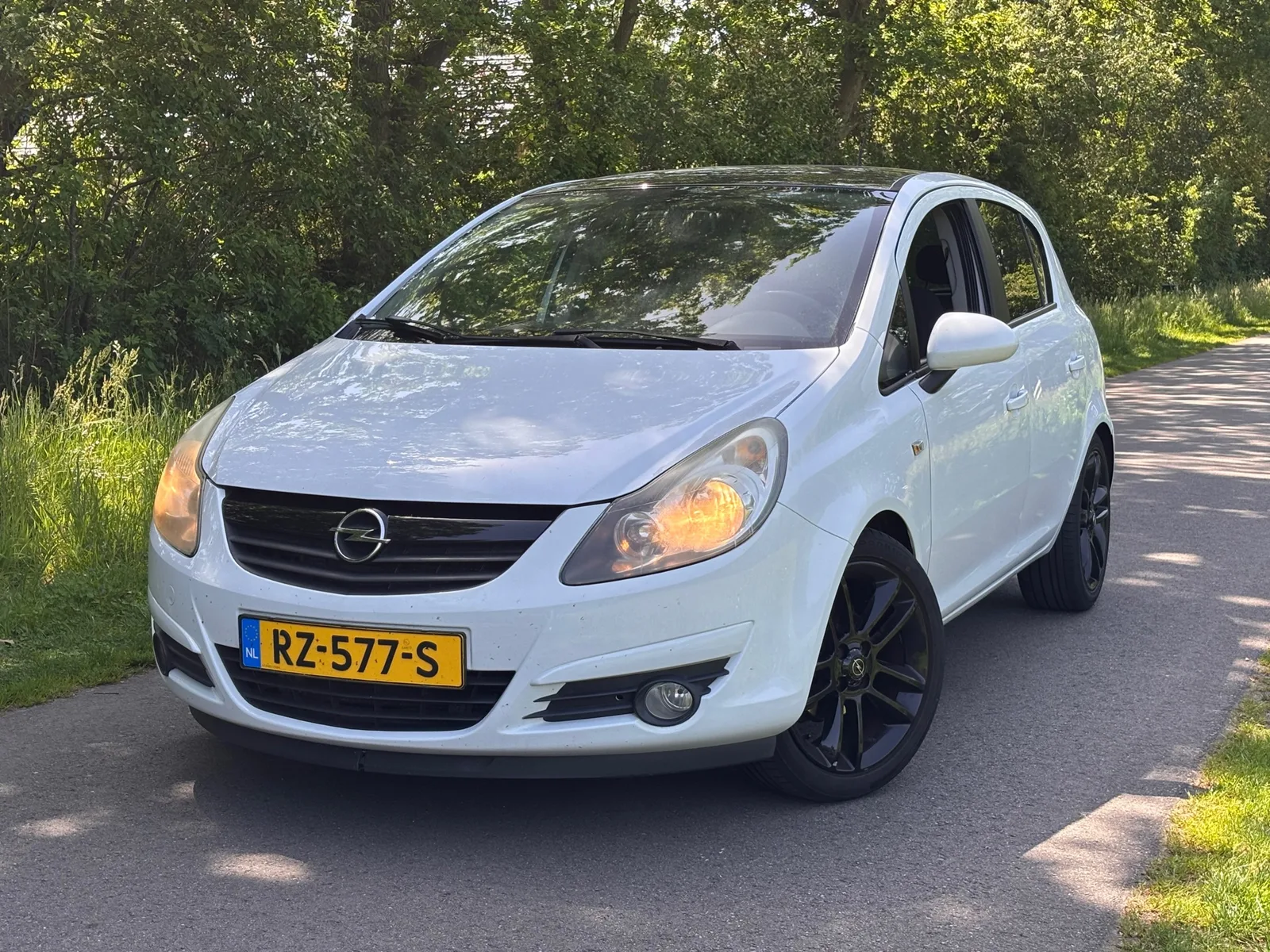 Opel Corsa (2011) — foto 1