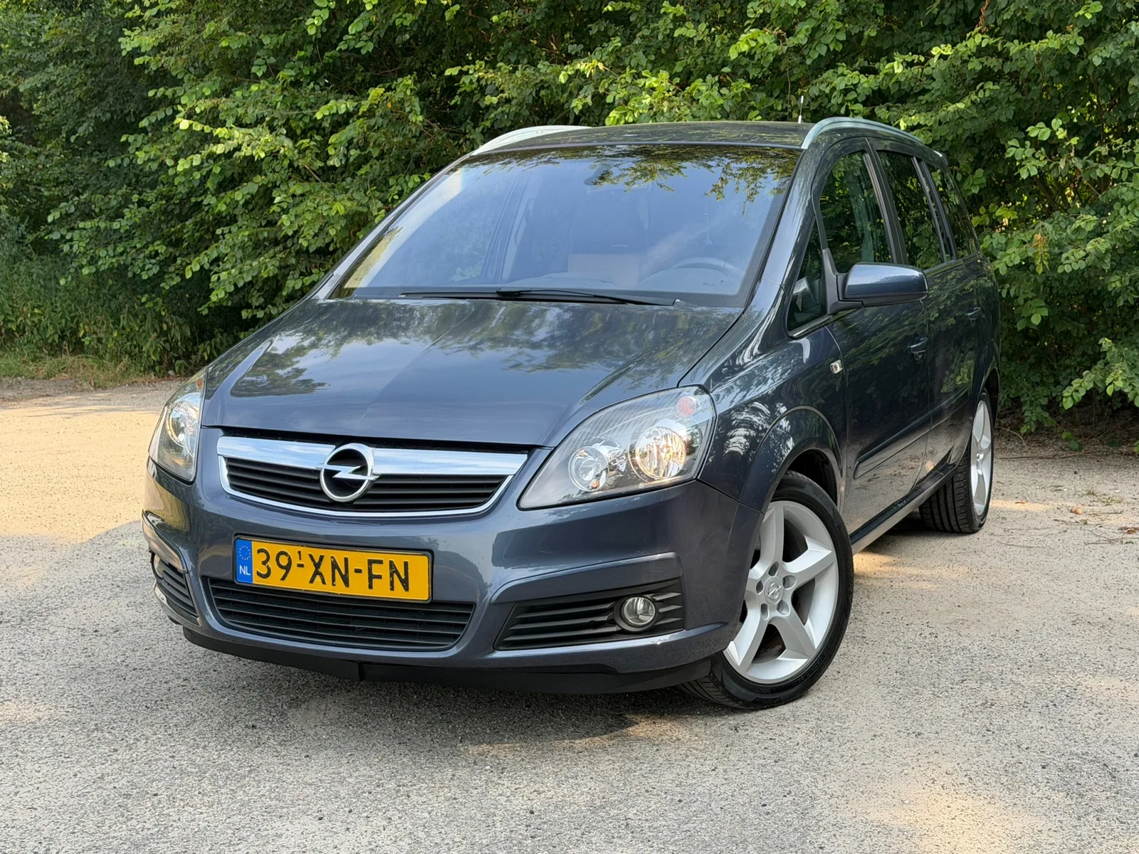Opel Zafira (2007) — foto 1