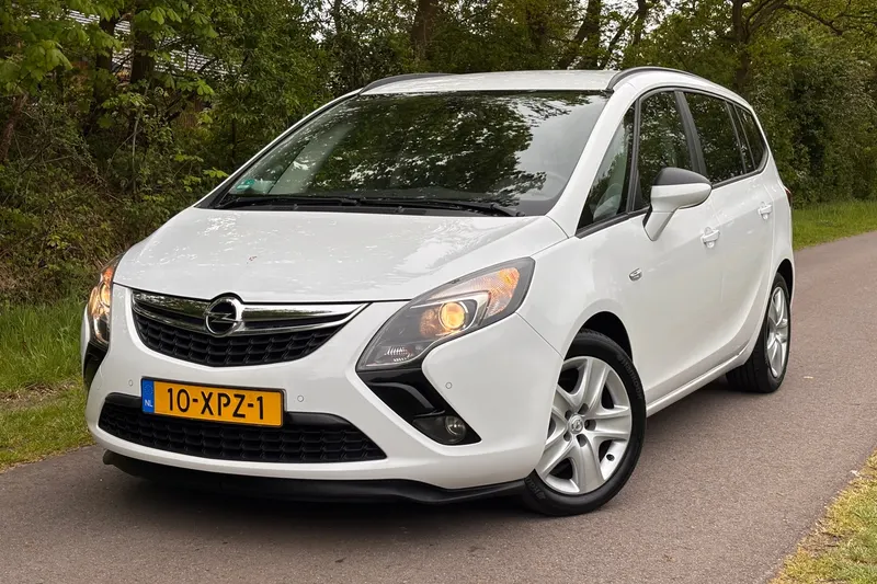 Opel Zafira Tourer (2012)
