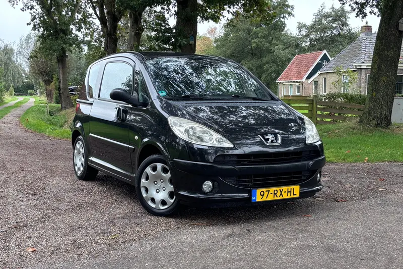 Peugeot 1007 (2005)