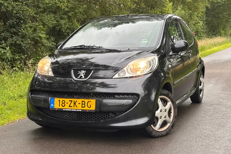 Peugeot 107 (2008)