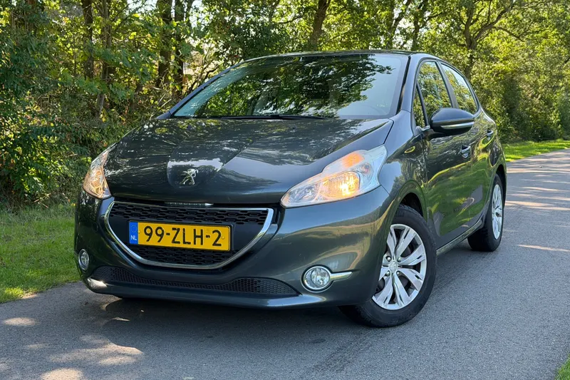 Peugeot 208 (2013)