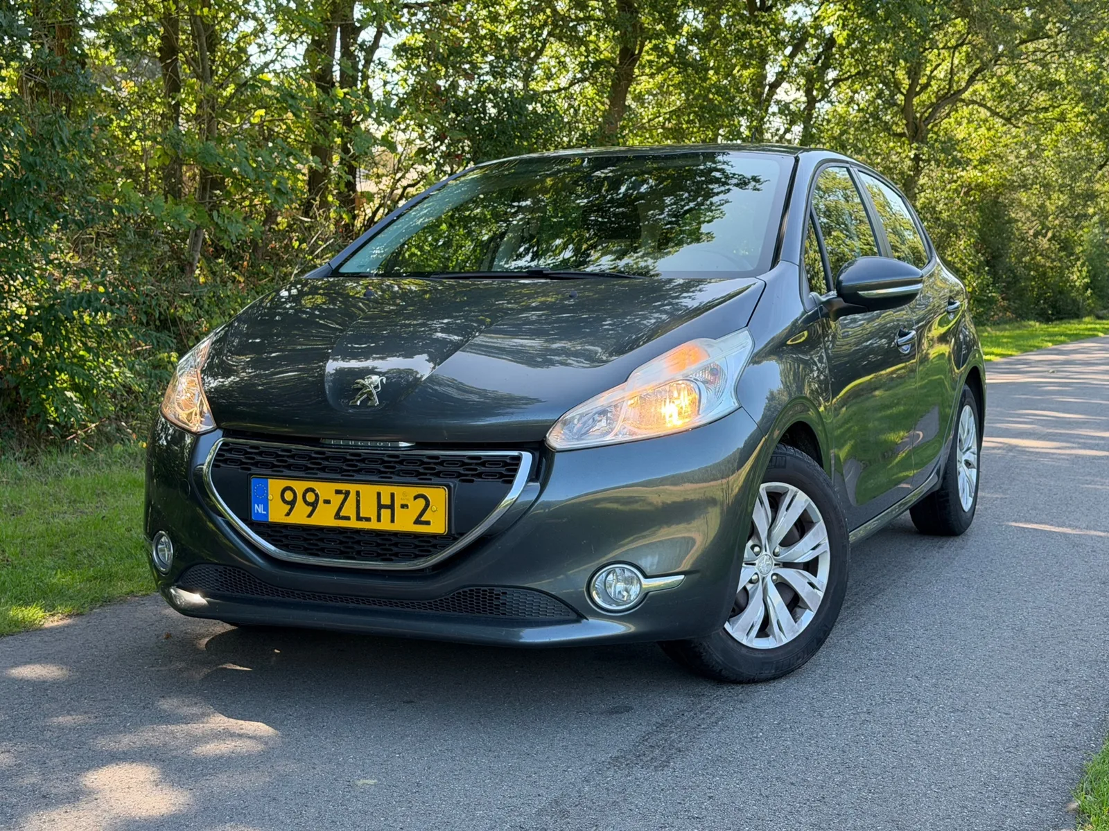 Peugeot 208 (2013) — foto 1