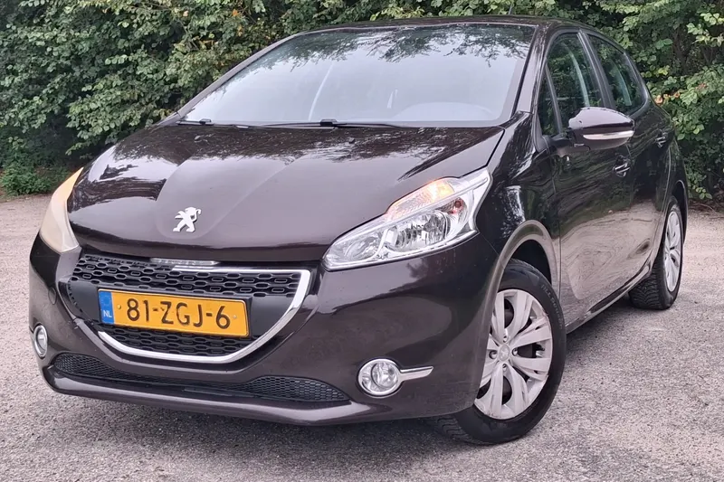 Peugeot 208 (2012)