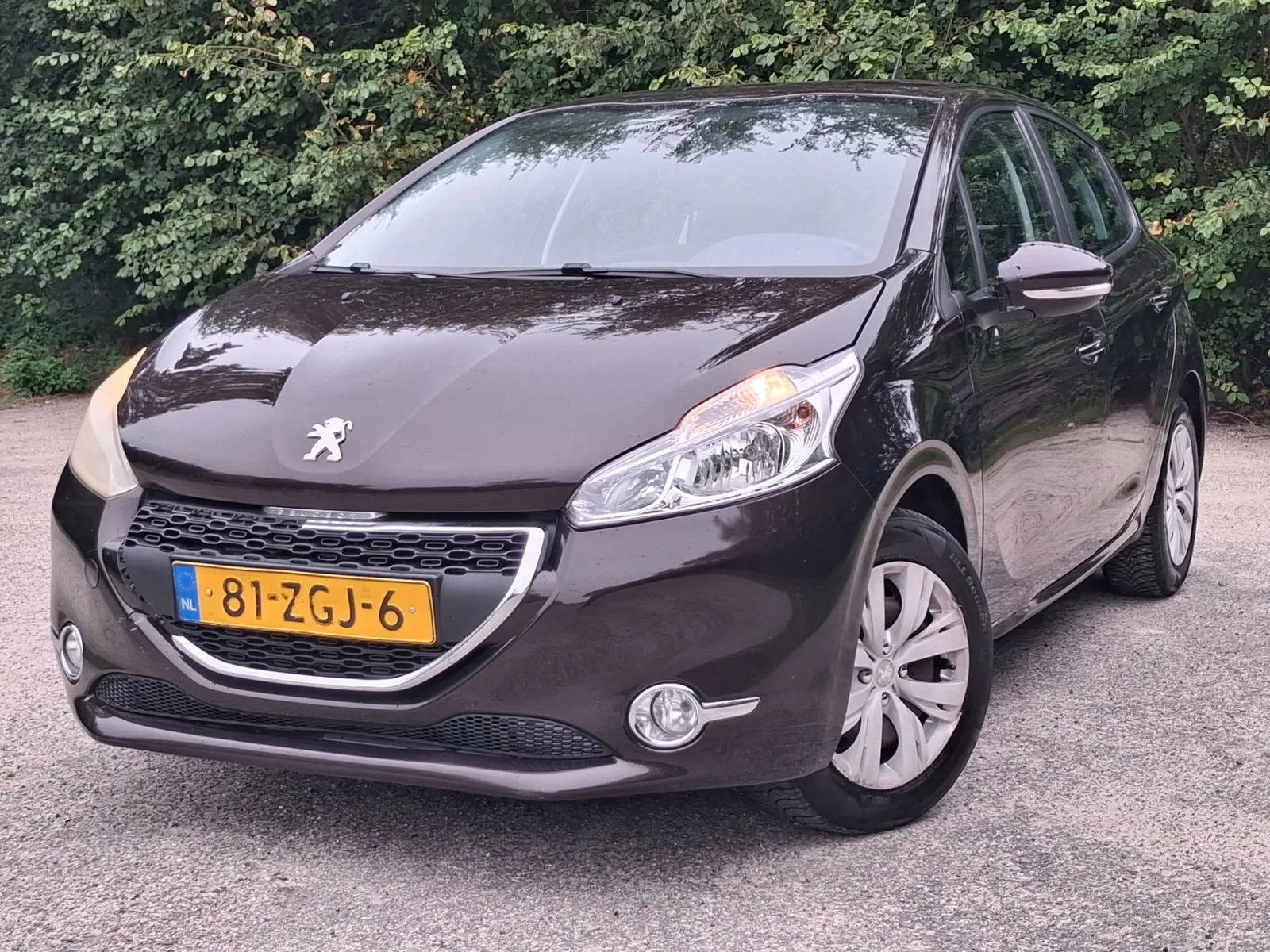 Peugeot 208 (2012) — foto 1