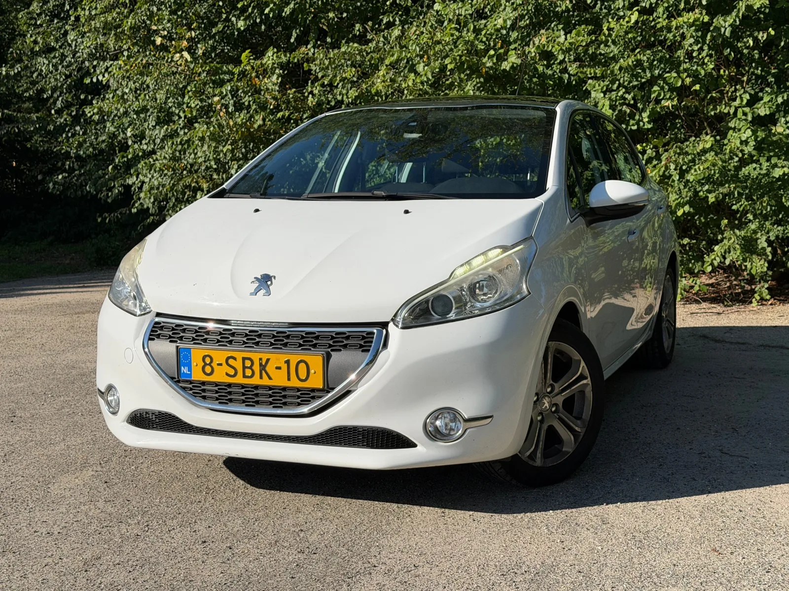 Peugeot 208 (2013) — foto 1