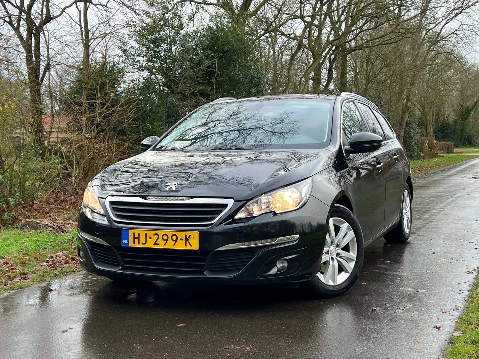 Peugeot 308 (2015) — foto 1