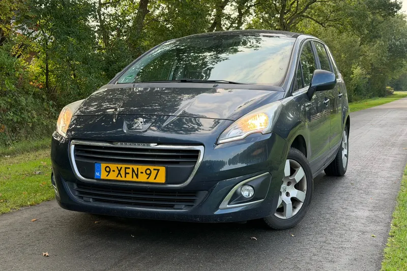Peugeot 5008 (2014)