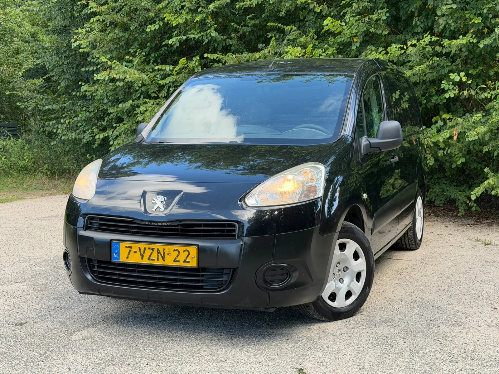 Peugeot Partner (2012) — foto 1
