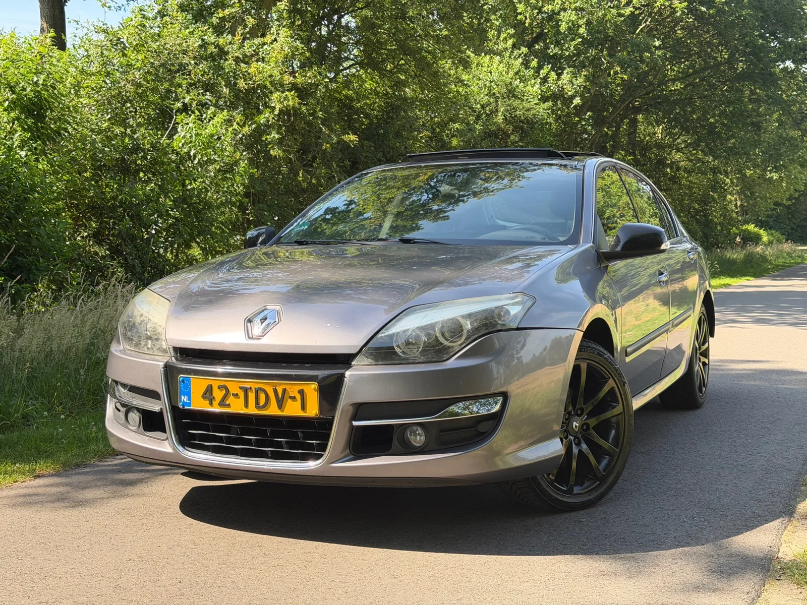Renault Laguna (2012) — foto 1