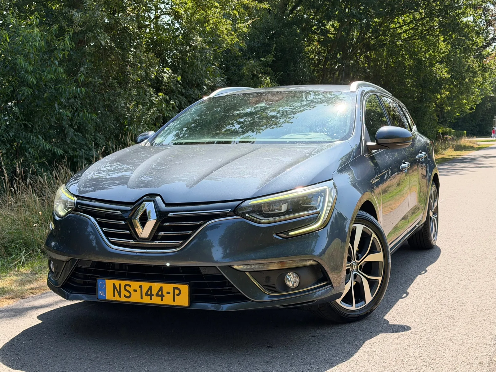 Renault Mégane (2017) — foto 1